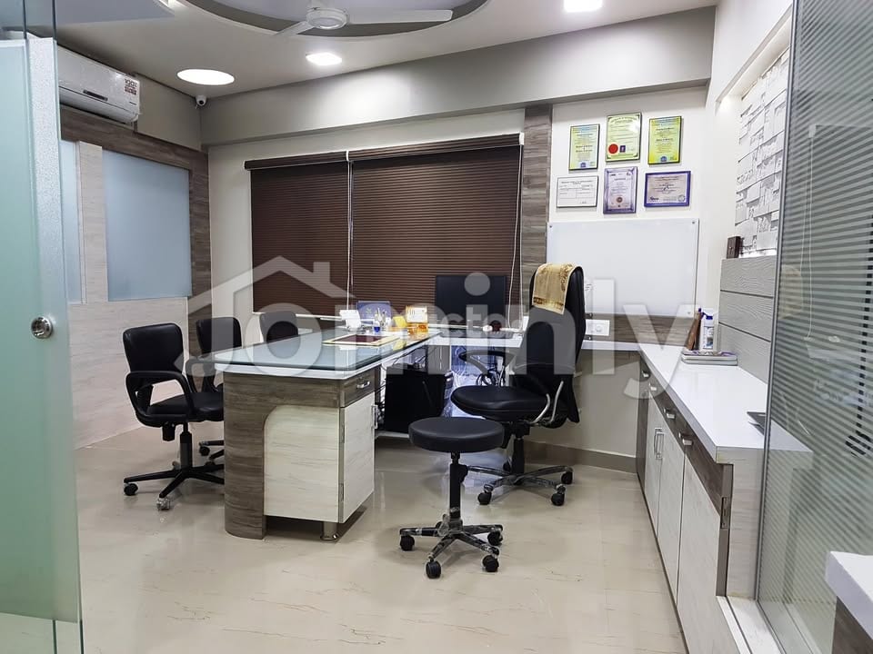Exclusive 2400 Sft Commercial Office Space for Rent in Banani