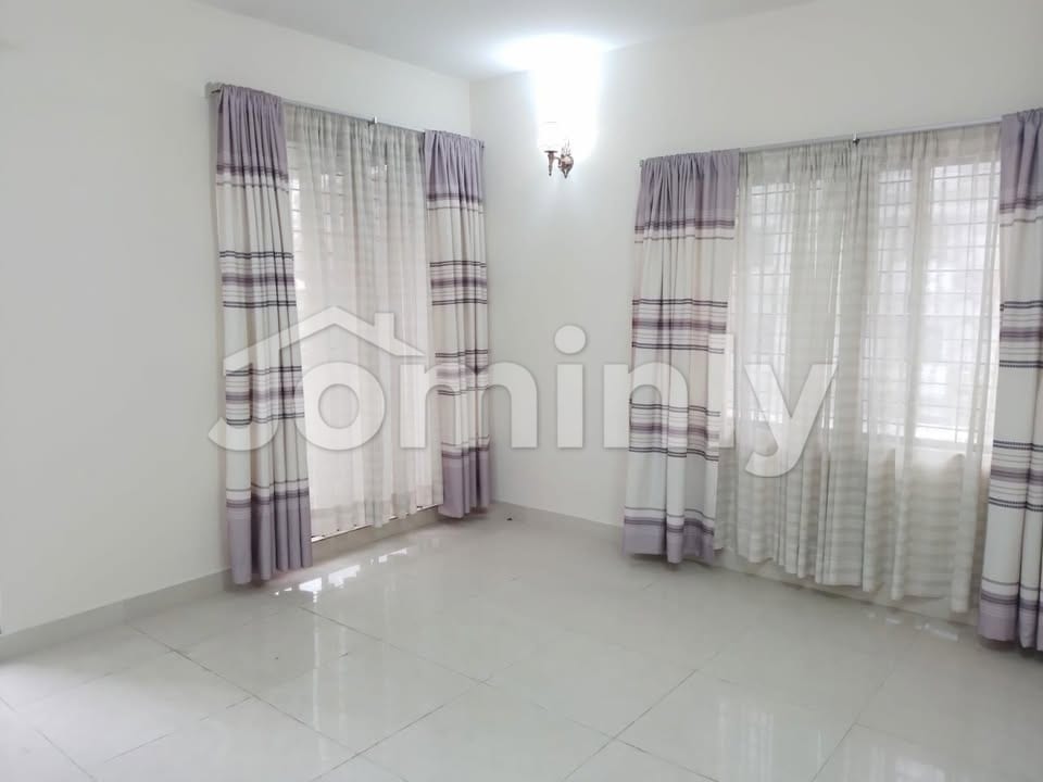 Spacious 2300 Sft South-Facing Residential Apartment for Rent in Banani
