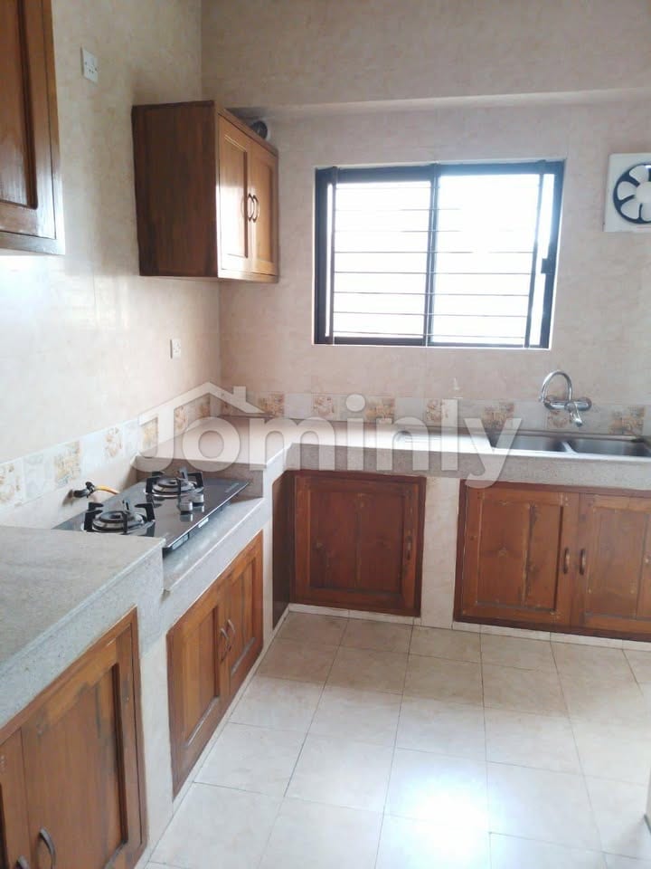 Spacious 2300 Sft South-Facing Residential Apartment for Rent in Banani - 2