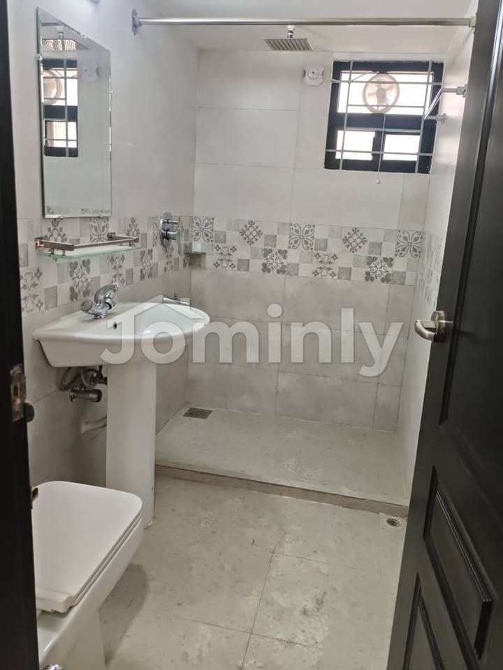 Brand New 2000 Sft Luxury Apartment for Rent in Bashundhara R/A (Block J) - 2