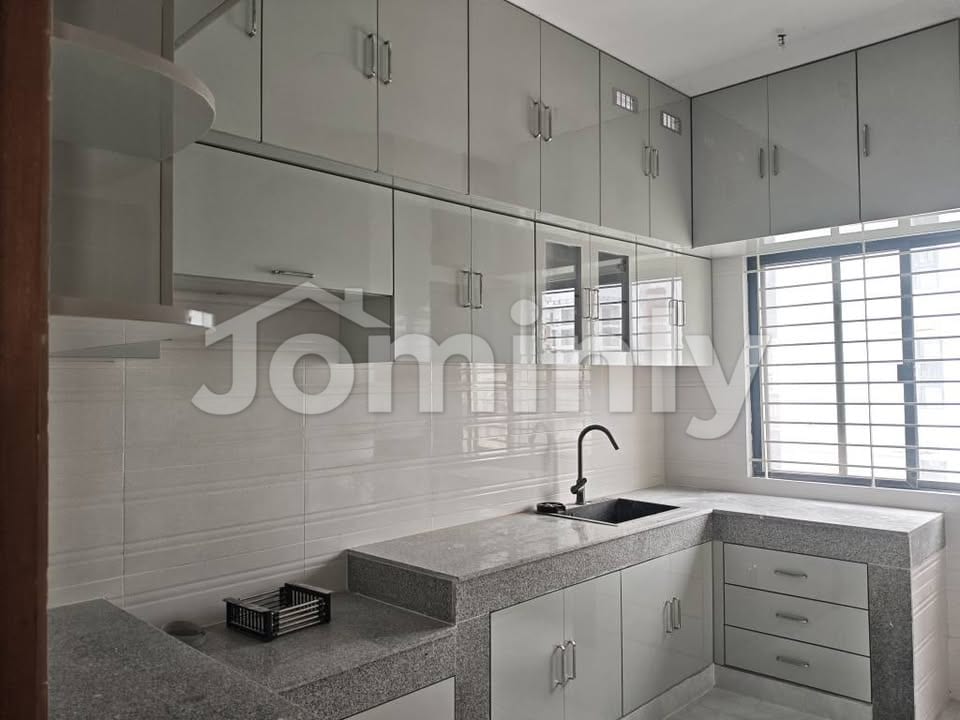 Premium 2307 Sft South-Facing Brand New Apartment in Bashundhara R/A (Block K) - 4