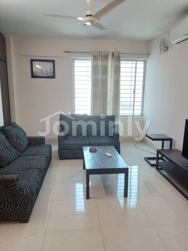 Elegant 2400 Sft Furnished South-Facing Residential Apartment for Rent in Banani