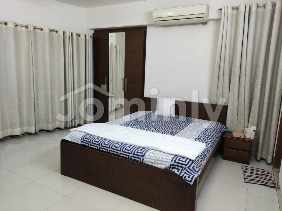 Elegant 2400 Sft Furnished South-Facing Residential Apartment for Rent in Banani - 2