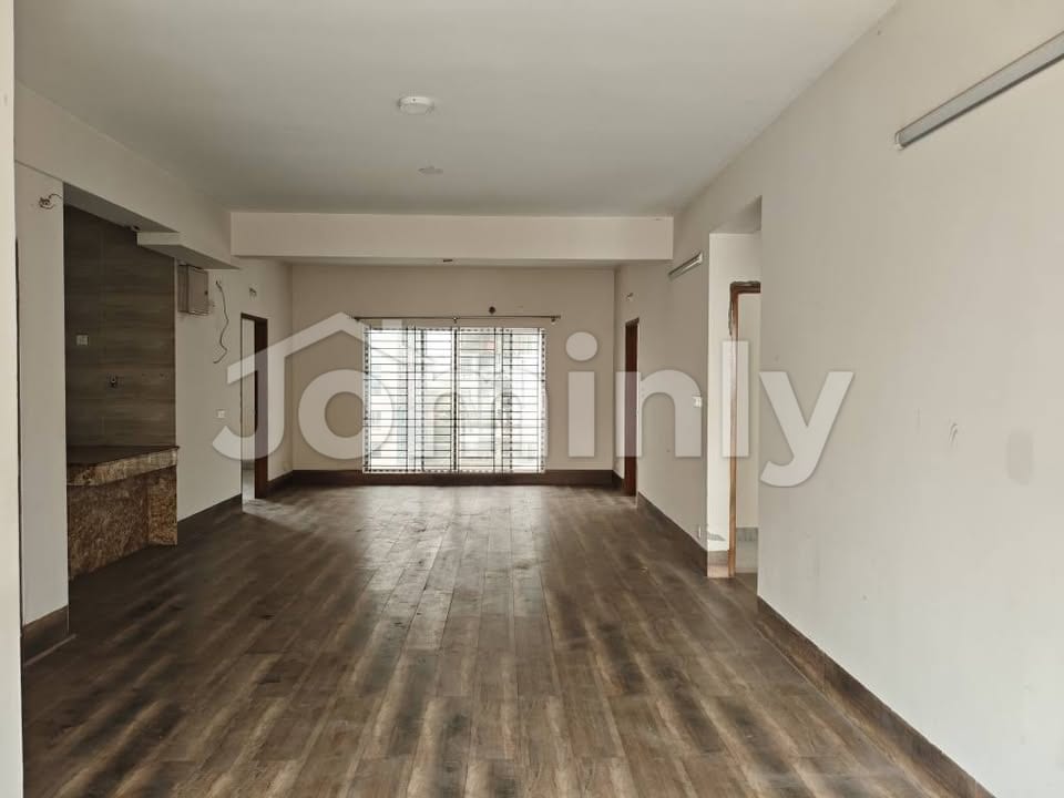 Spacious 2000 Sft Residential Apartment for Rent in Bashundhara R/A (Block I)