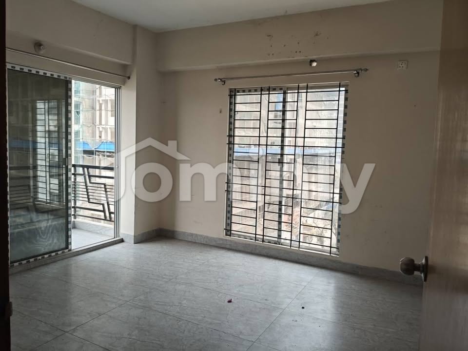 Spacious 2000 Sft Residential Apartment for Rent in Bashundhara R/A (Block I) - 3