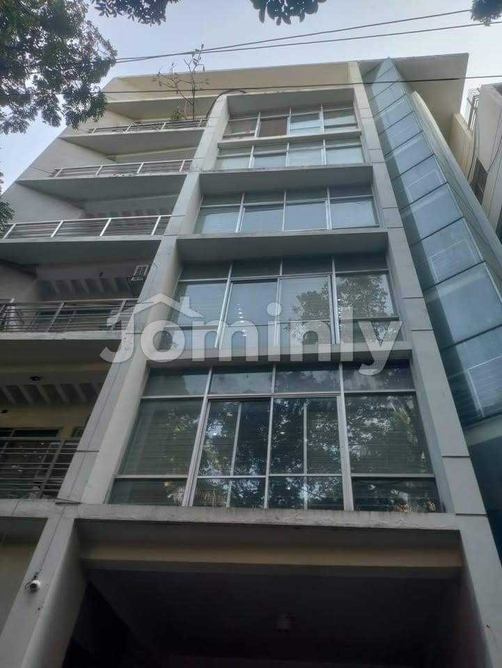 Premium 2,300 Sft Corporate Office Space for Rent at Road 7 Banani Dhaka - 5