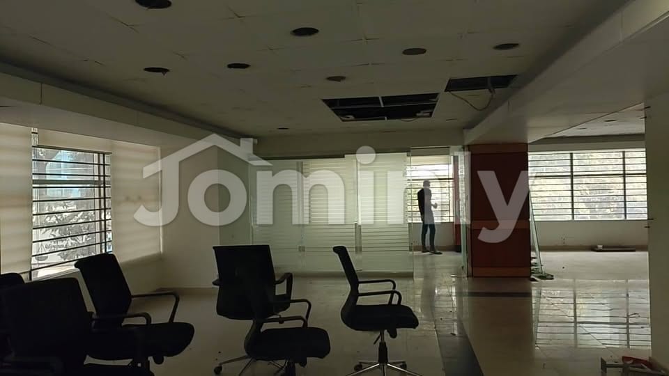 Spacious 4,250 Sft Commercial Office Space for Rent at Banani Dhaka - 4