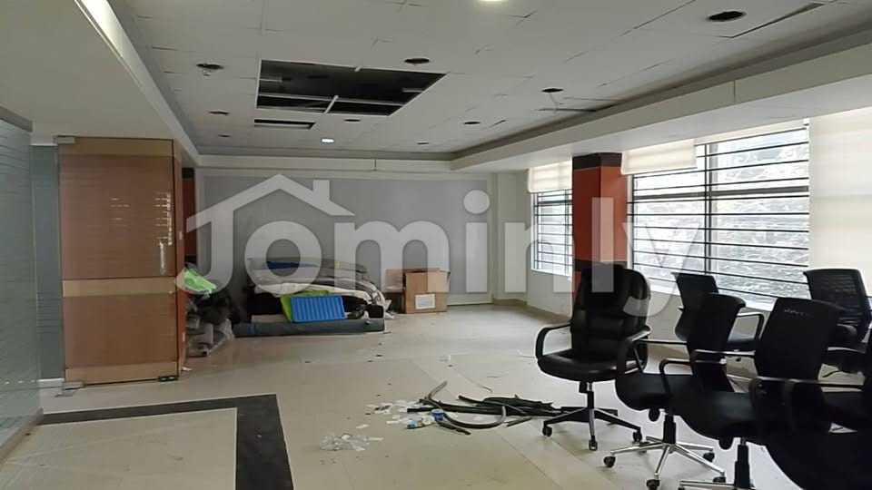 Spacious 4,250 Sft Commercial Office Space for Rent at Banani Dhaka - 2
