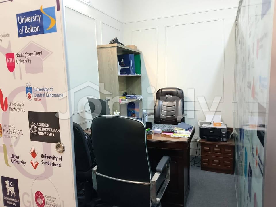 Cozy 1,500 Sft Commercial Office Space for Rent at Road 4 Banani Dhaka - 2
