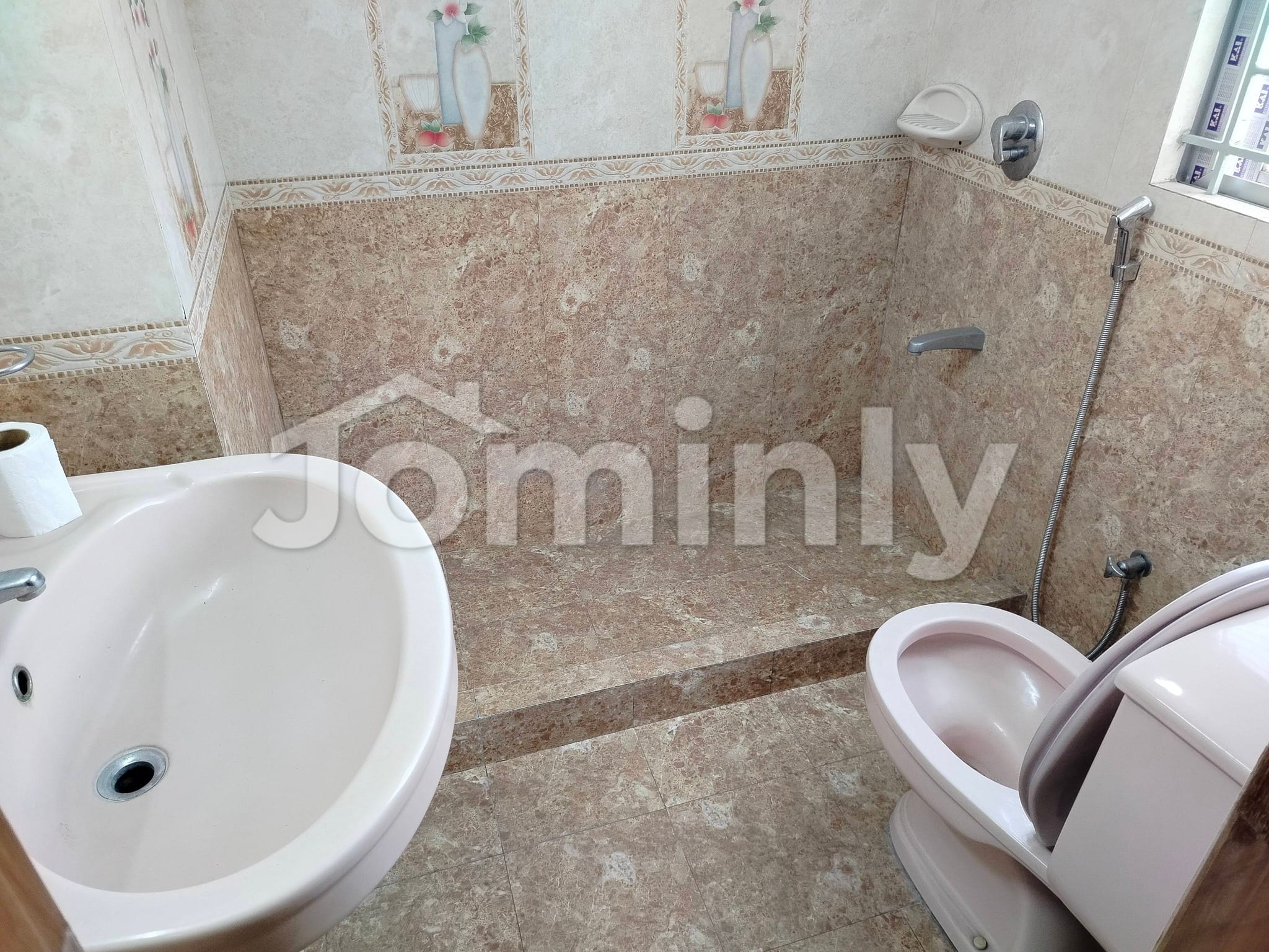 Spacious 2500 Sqft Fully Furnished 4-Bedroom Apartment for Rent in Banani - 3
