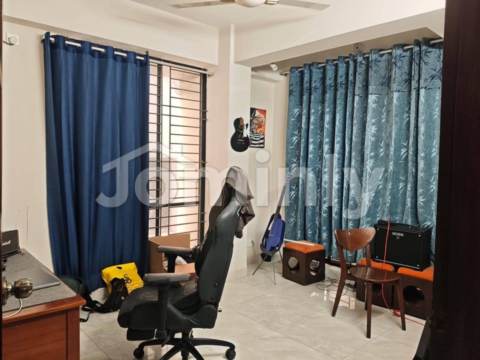 Comfortable 1500 Sqft 3-Bedroom Family Apartment for Rent in Bashundhara R/A - 3