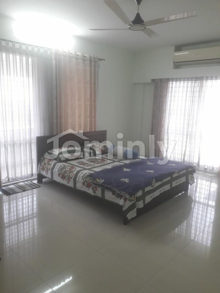 Luxury 2300 Sqft South-Facing Furnished Apartment for Rent in Banani - 3