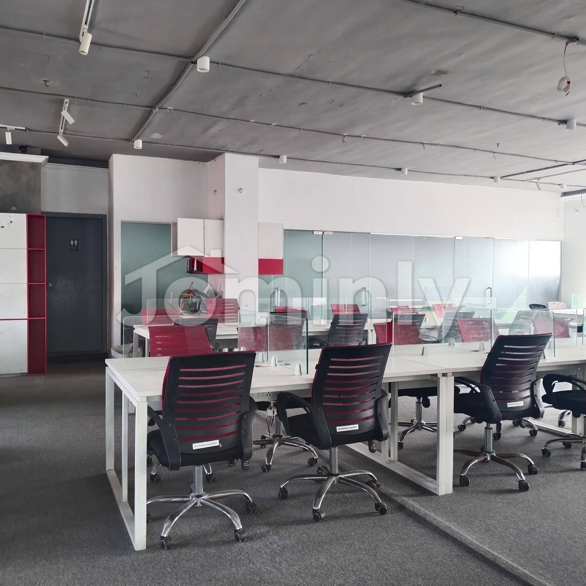 Fully Furnished 3,300 Sft Premium Corporate Office for Rent at Road 11 Banani Dhaka - 2