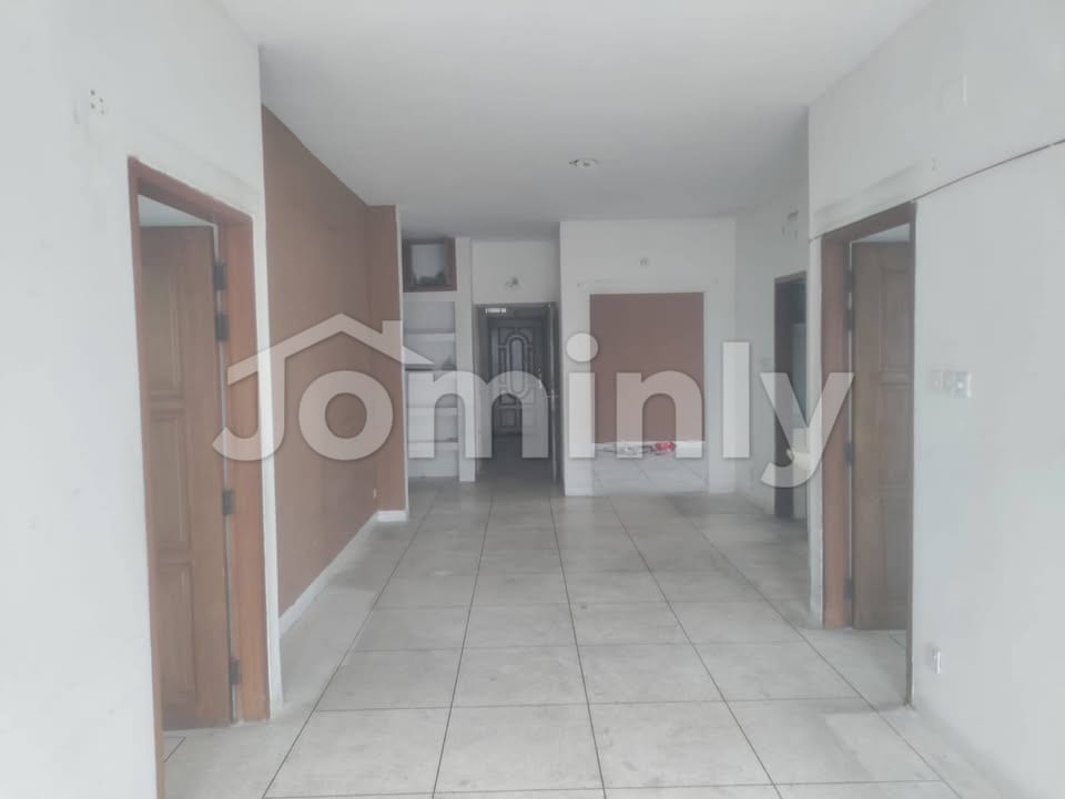 Cozy 1,800 Sft Commercial Office Space for Rent at Banani Dhaka - 2