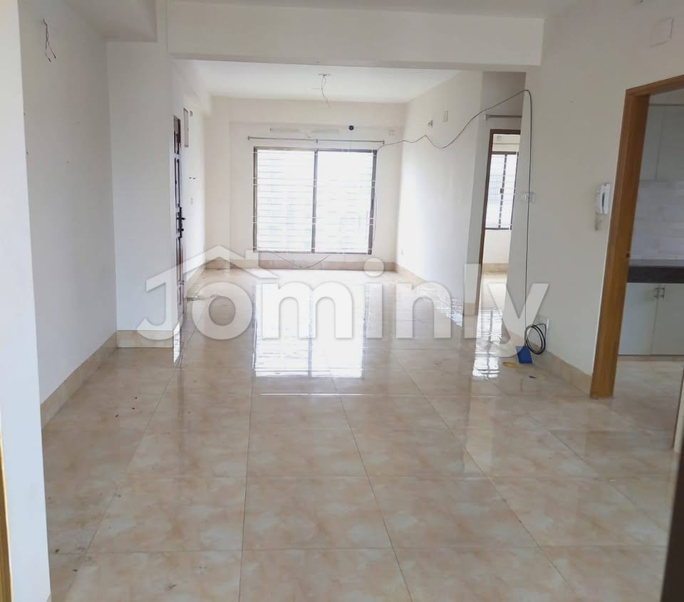 Cozy 1,550 Sft North-Facing Ready Flat for Sale at Block-L Basundhara R/A Dhaka