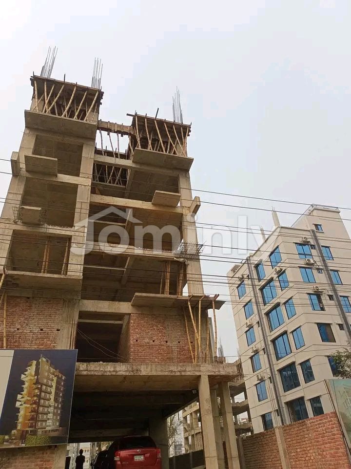 Grand 2,756 Sft Single Unit South-Facing Apartment for Sale at Block-L, Basundhara R/A - 3