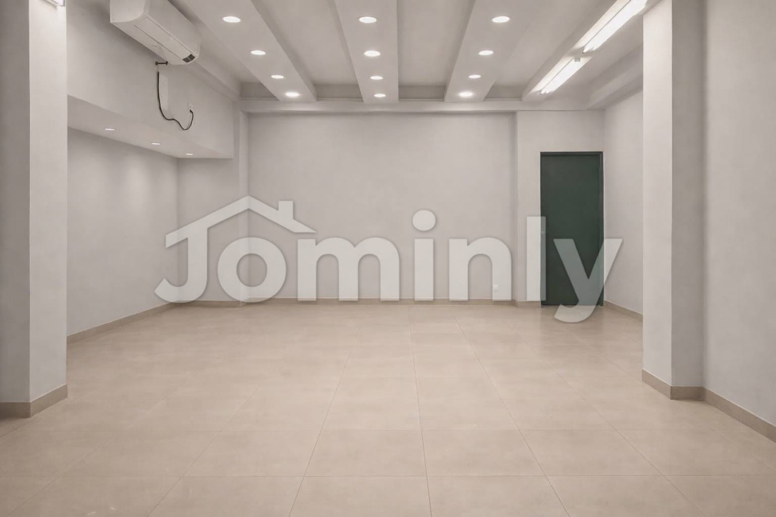 Prime 700 Sqft Ground Floor Retail/Shop Space for Rent at Road 12, Banani Dhaka - 2