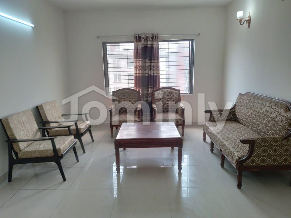 Luxury 2400 Sqft South-Facing Semi-Furnished Apartment for Rent in Banani - 3