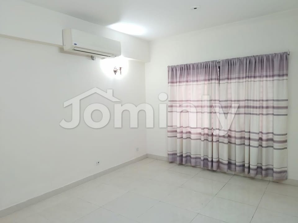 Luxury 2400 Sqft South-Facing Semi-Furnished Apartment for Rent in Banani - 4
