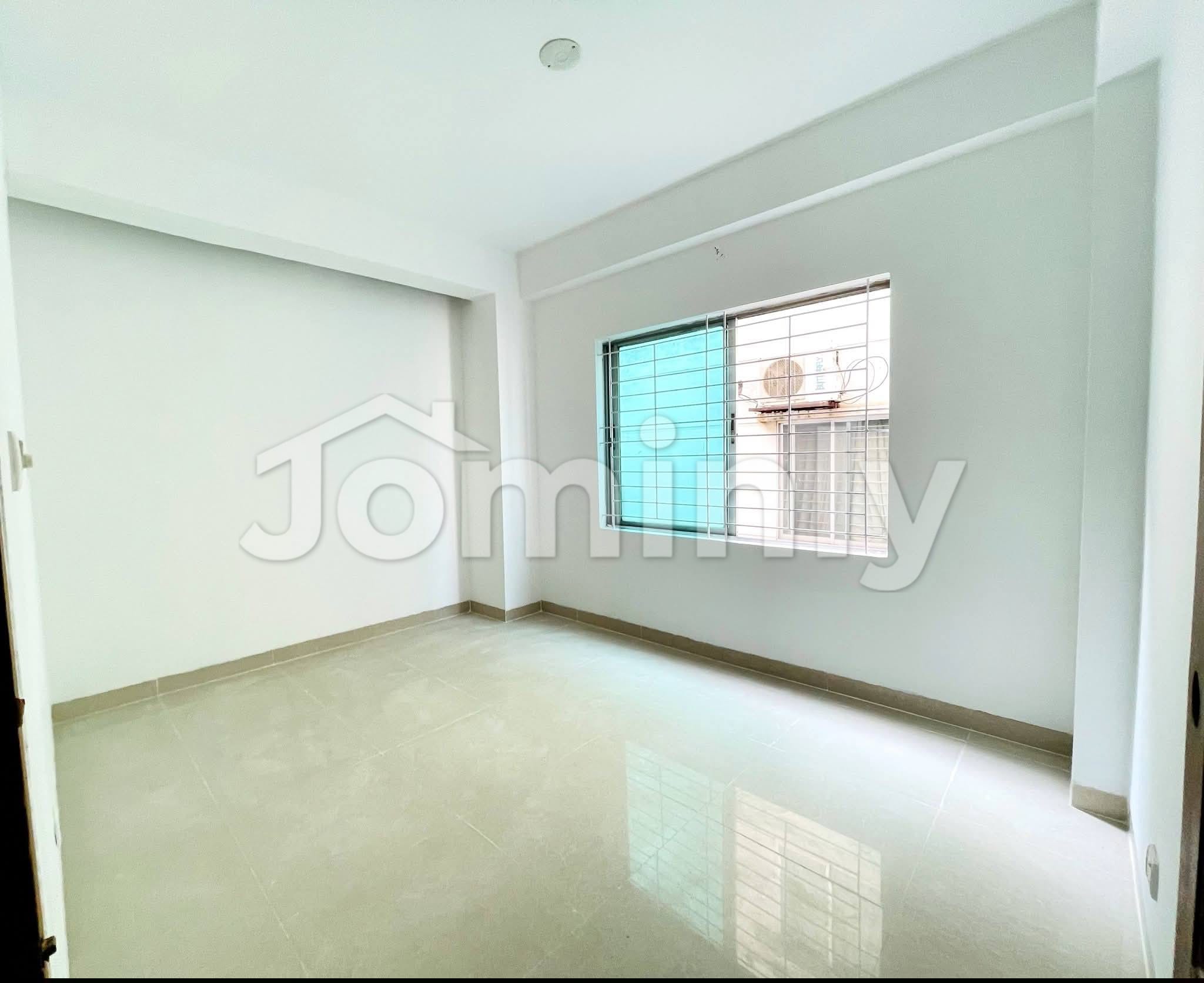 Sunny 1,307 Sft South-East Facing Ready Apartment for Sale at Sector 10, Uttara - 3