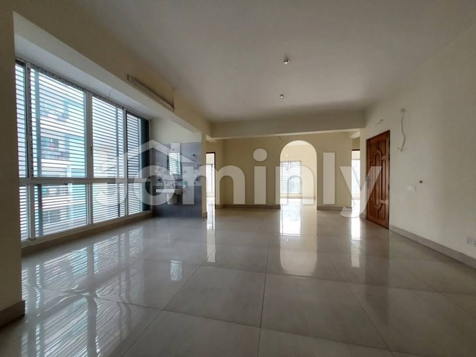 Grand 2,350 Sft Single Unit East-Facing Apartment for Sale at Bashundhara R/A Dhaka