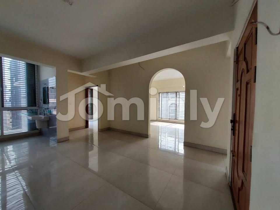 Grand 2,350 Sft Single Unit East-Facing Apartment for Sale at Bashundhara R/A Dhaka - 2