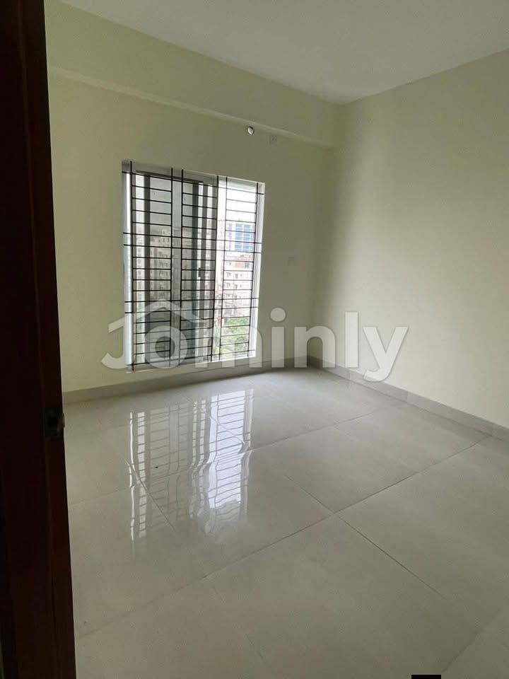 Grand 2,350 Sft Single Unit East-Facing Apartment for Sale at Bashundhara R/A Dhaka - 3