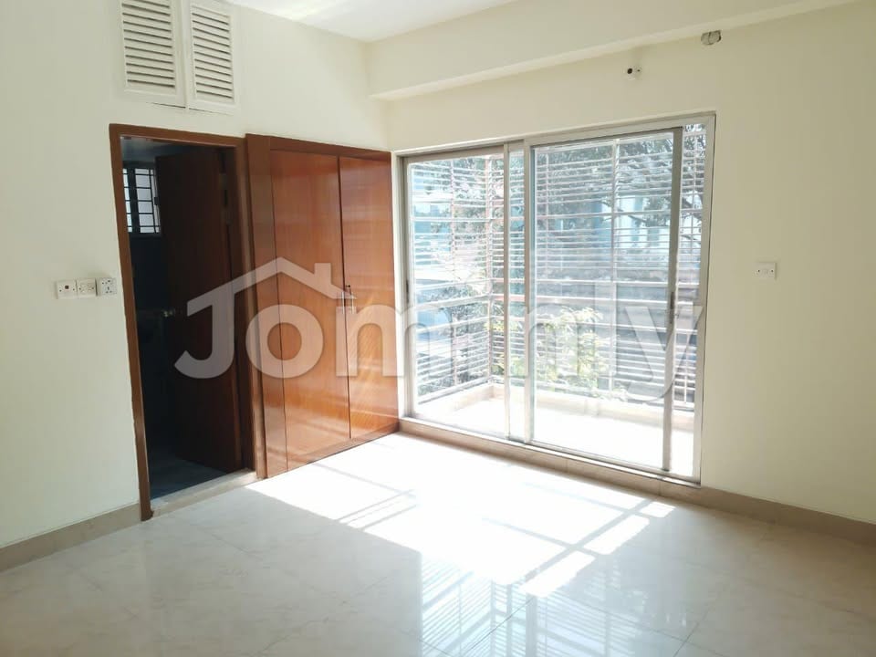 Expansive 3000 Sqft South-Facing Luxury Apartment for Rent in Gulshan-1 - 3