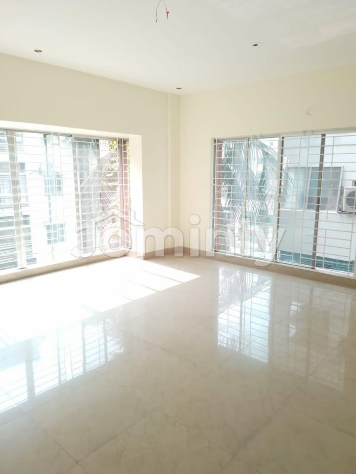 Expansive 3000 Sqft South-Facing Luxury Apartment for Rent in Gulshan-1 - 5