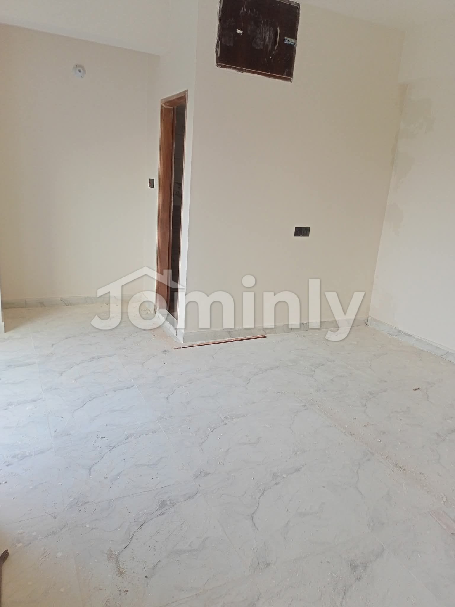 Exclusive 2,000 Sft Single Unit Corner Apartment for Sale at Block-I, Bashundhara R/A - 4