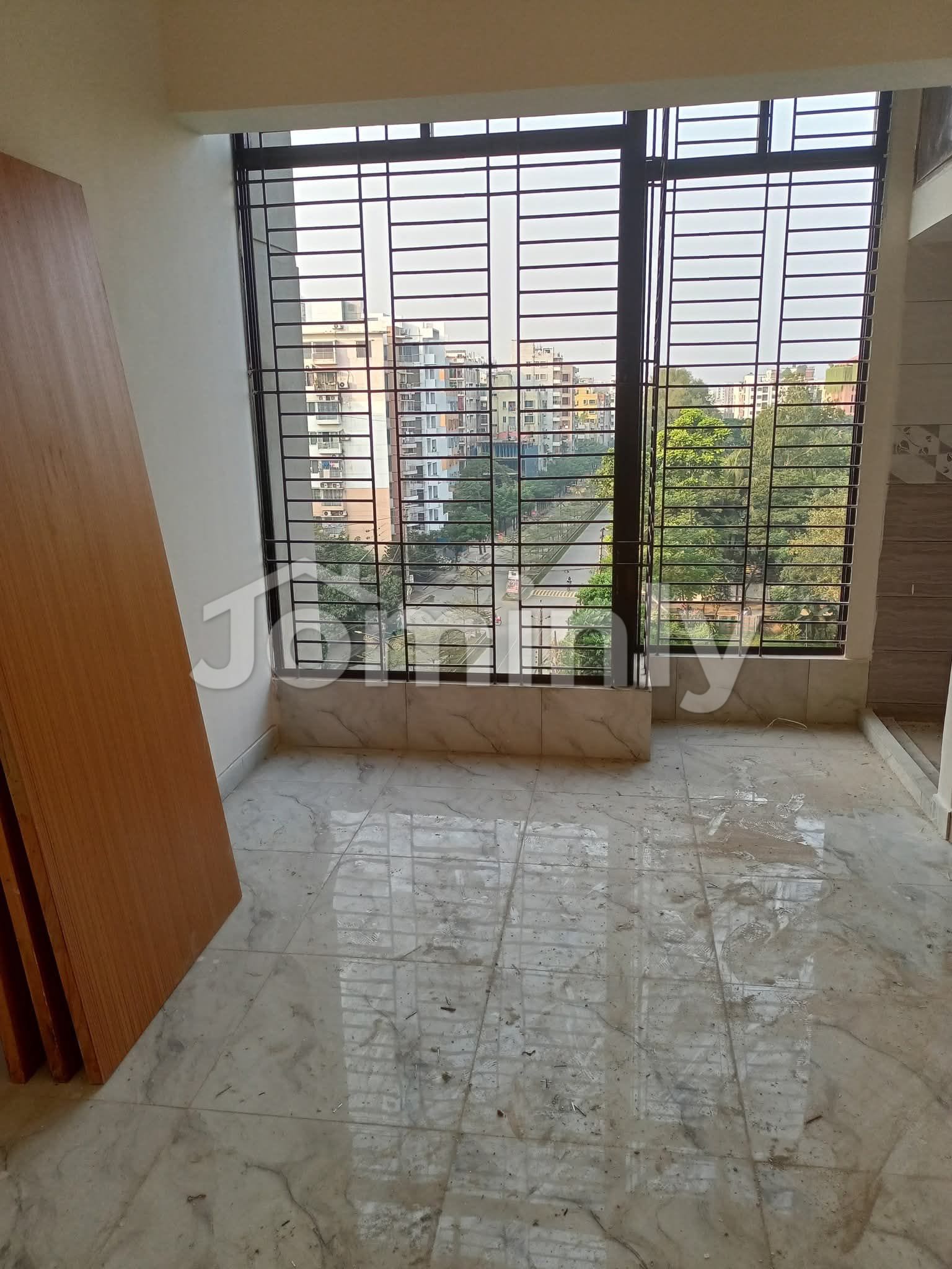 Exclusive 2,000 Sft Single Unit Corner Apartment for Sale at Block-I, Bashundhara R/A - 5