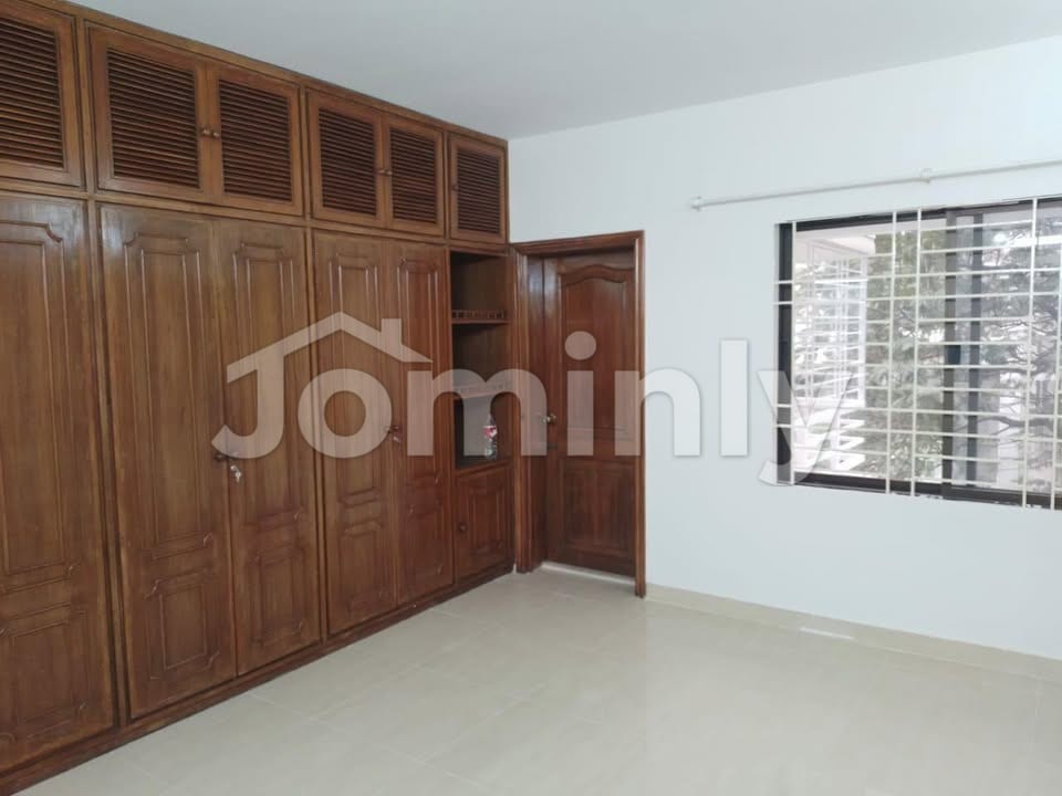 Luxury 2700 Sqft South-Facing Residential Apartment for Rent in Gulshan - 2