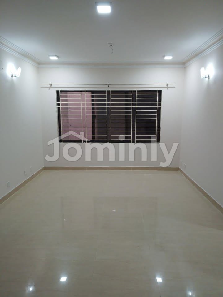 Luxury 2700 Sqft South-Facing Residential Apartment for Rent in Gulshan - 4