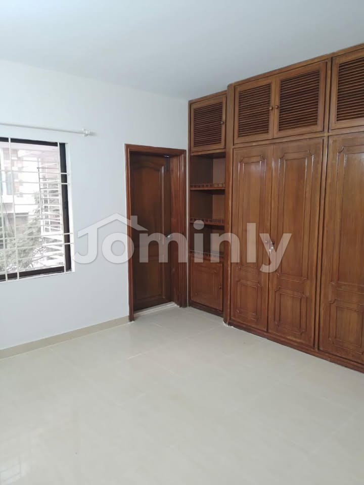 Luxury 2700 Sqft South-Facing Residential Apartment for Rent in Gulshan - 5