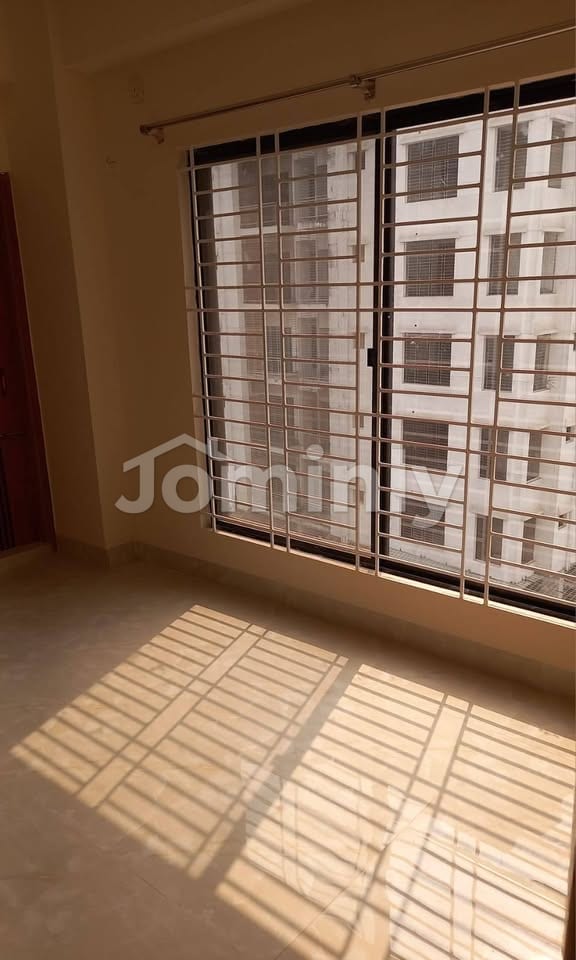 1500 Sqft South-Facing Modern Interior Apartment for Rent in Uttara Sector-17 - 4