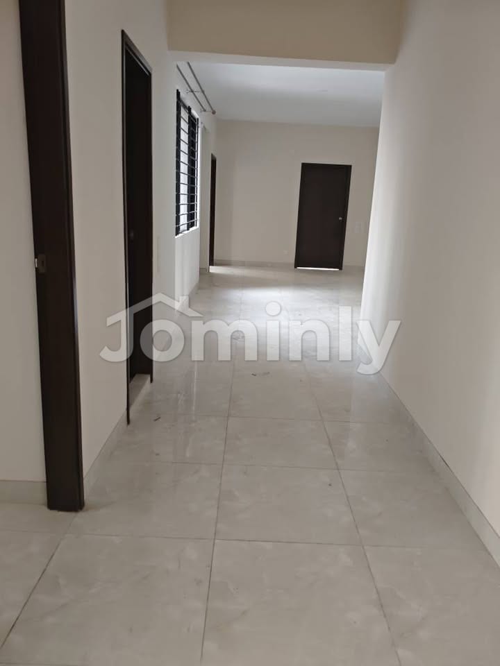 Exclusive 1850 Sqft 3-Bedroom Brand New bti Apartment for Rent in Bashundhara R/A - 4