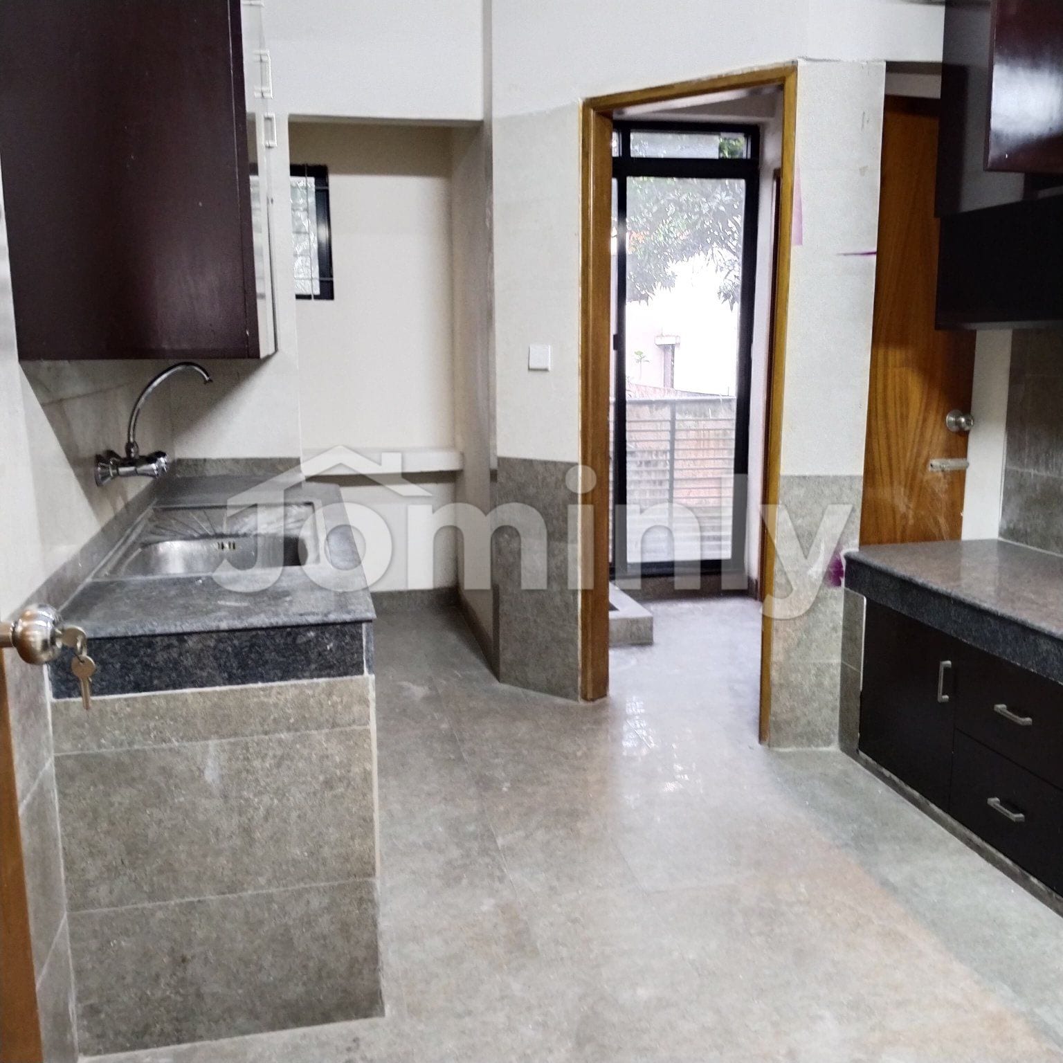 Spacious 2600 Sqft 3-Bedroom Unfurnished Apartment for Rent in Gulshan-1 - 3