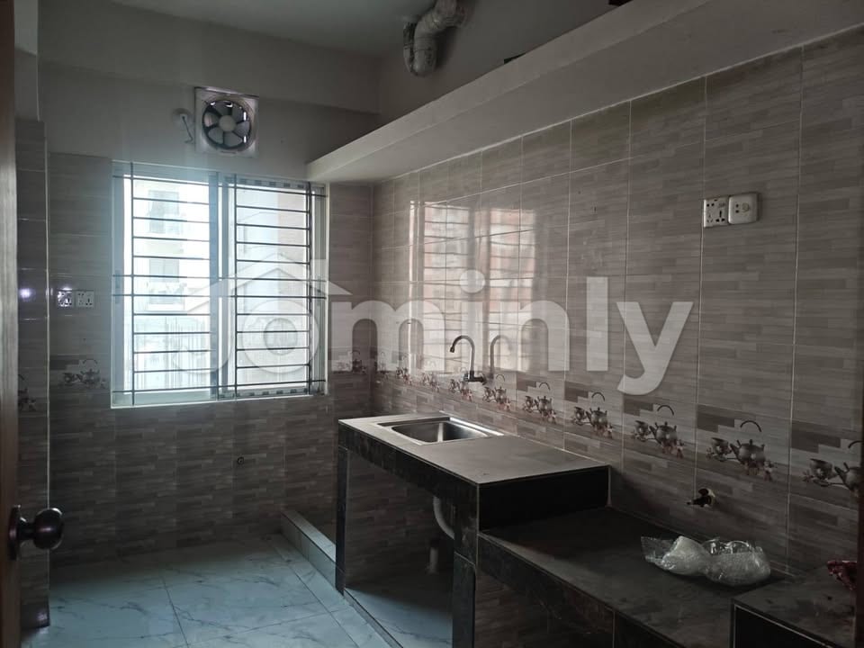 1500 Sqft 3-Bedroom North-Facing Apartment for Sale in Bashundhara R/A Block-H - 5