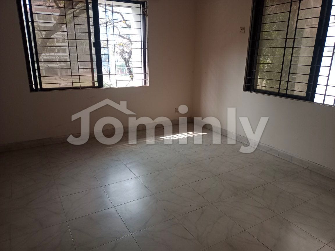 1800 Sqft 3-Bedroom Unfurnished Apartment for Sale in Banani