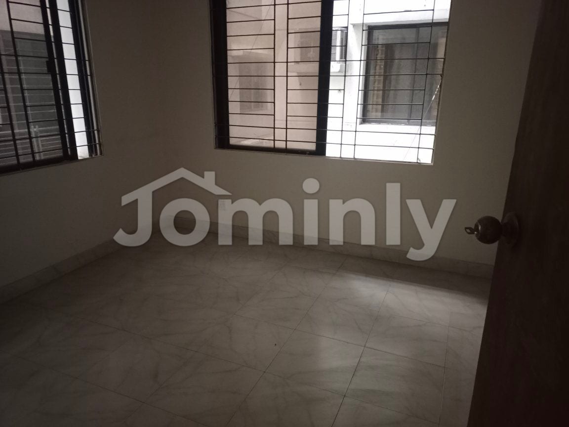1800 Sqft 3-Bedroom Unfurnished Apartment for Sale in Banani - 4