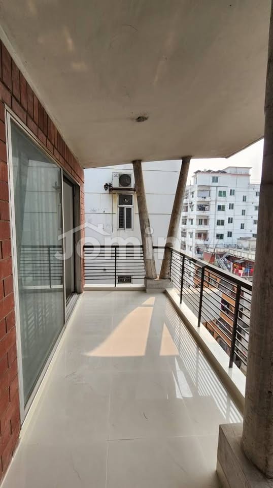 Ready 1250 Sqft 3-Bedroom South-Facing Apartment for Sale in Mirpur Section-6 - 4