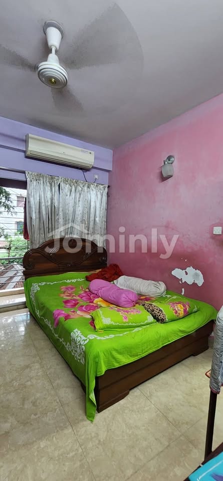 Spacious 1550 Sqft 3-Bedroom Used Apartment for Sale in Circular Road (Hatirpool) - 5