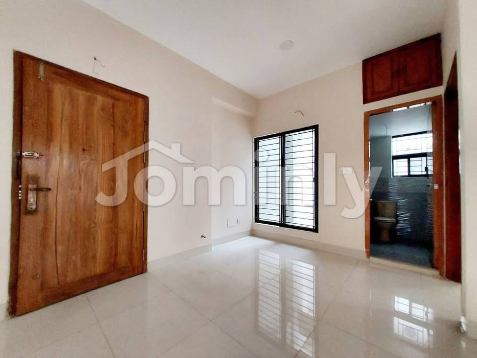 Premium 1,900 Sft Single Unit South-Facing Ready Apartment at Bashundhara R/A (Near NSU & IUB) - 5