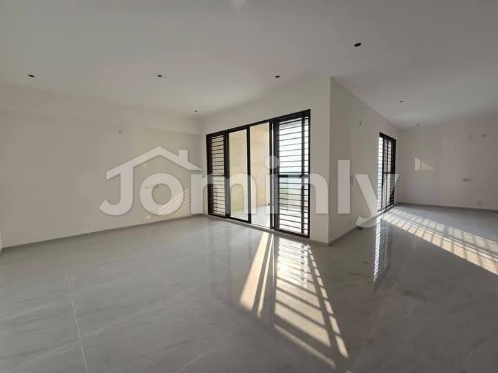 Brand New 2500 Sqft South-West Corner Fair Face Apartment for Sale in Bashundhara R/A