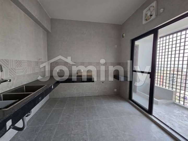 Brand New 2500 Sqft South-West Corner Fair Face Apartment for Sale in Bashundhara R/A - 2
