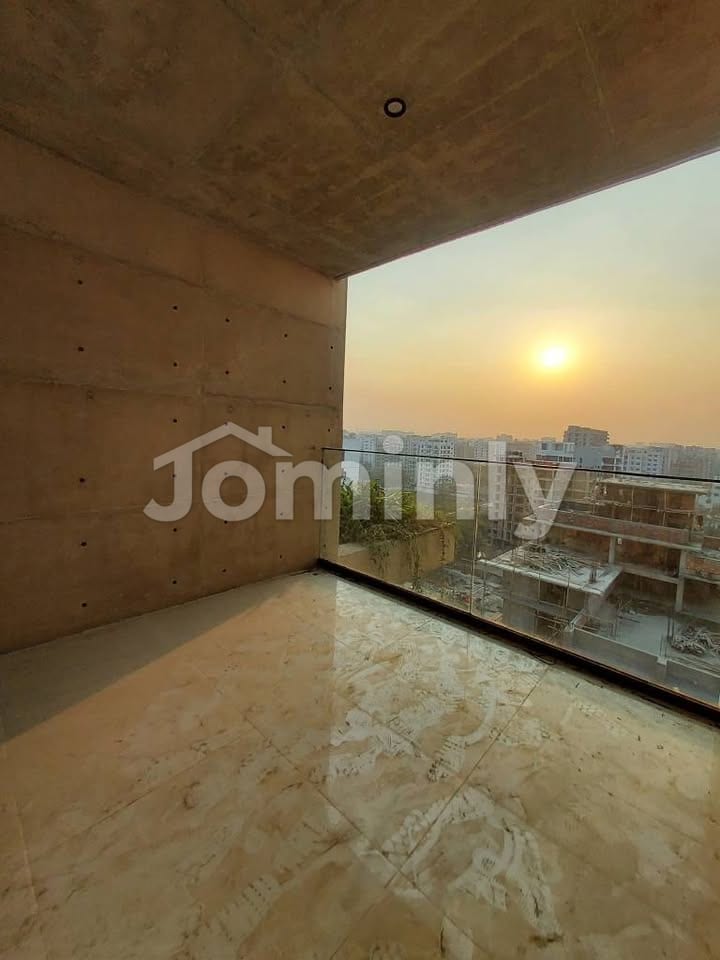 Brand New 2500 Sqft South-West Corner Fair Face Apartment for Sale in Bashundhara R/A - 3