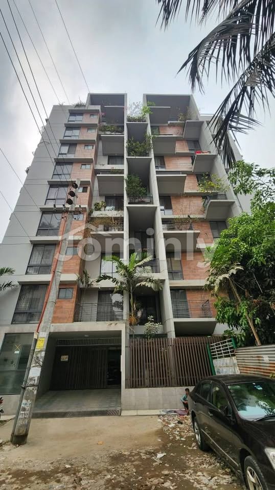 Brand New 2000 Sqft 4-Bedroom Single-Unit Apartment for Sale in Bashundhara R/A Block-C - 4