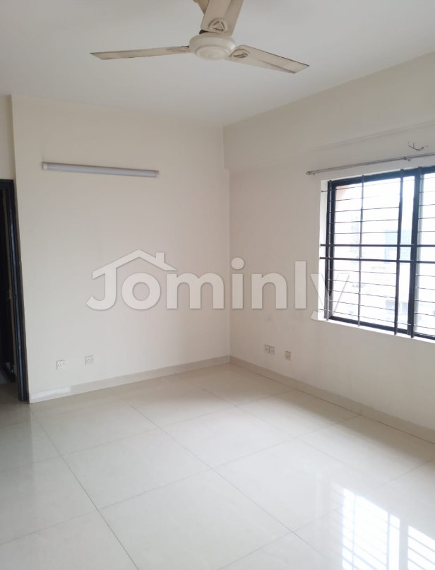 Spacious 2,250 Sft North-Facing Apartment for Rent at Banani North (Govt. Gas & Parking) - 5