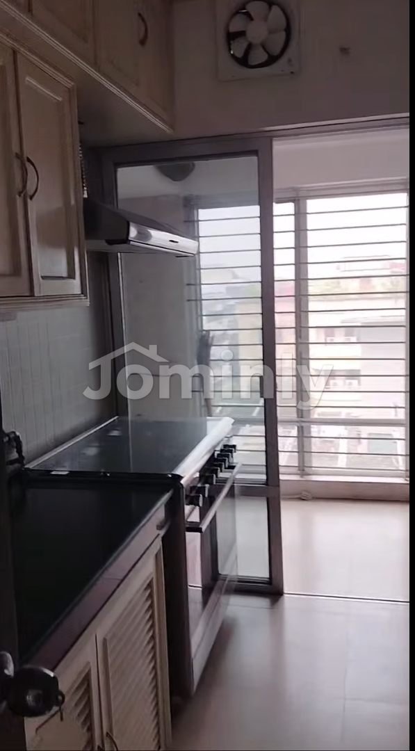 Spacious 3200 Sqft 4-Bedroom Apartment for Rent in Gulshan-2 - 4