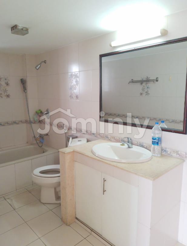 Spacious 2,500 Sft South-Facing Apartment for Rent at Banani (Govt. Gas & Parking) - 4